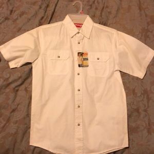 Wrangler Men’s button down shirt NWT